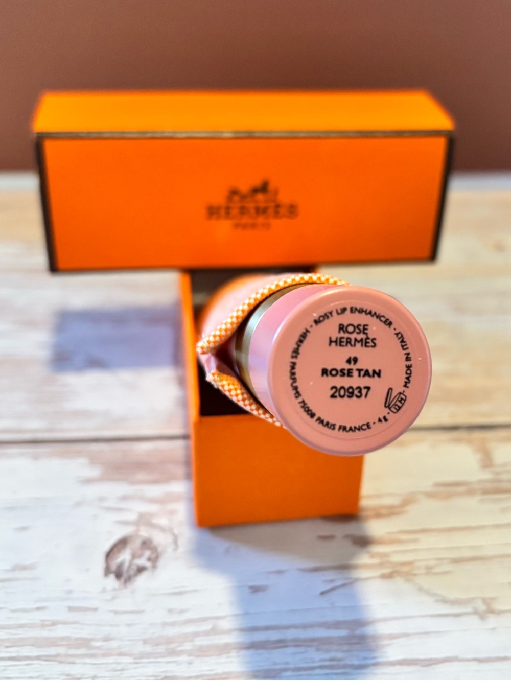 New Rose Hermes Rosy Lip Enhancer Lipstick #49 Rose Tan - Picture 2 of 2